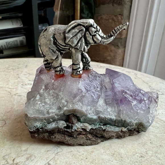 Elephant on Amethyst Crystal Stone - Picture 1 of 7
